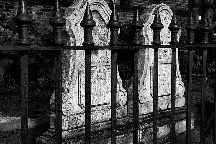 ¡Un tour fantasma con 10 historias y equipos ORIGINALES!