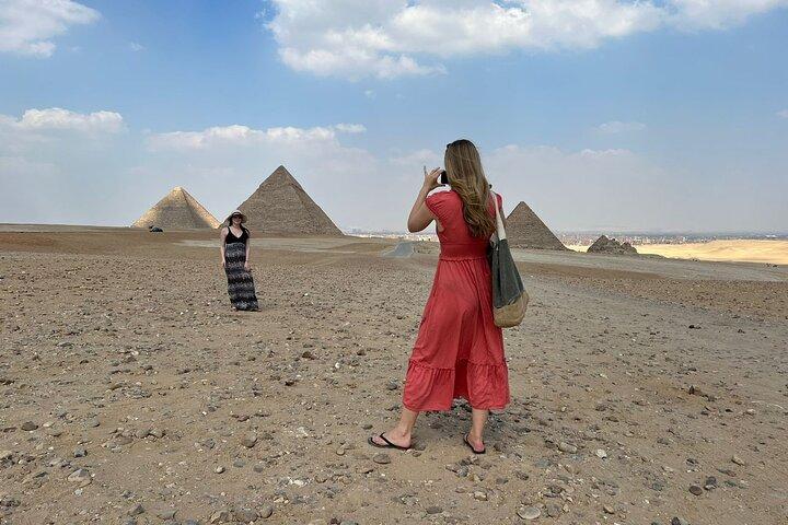 Tour di un'intera giornata alle piramidi di Giza con giro in cammello e Museo egizio al Cairo