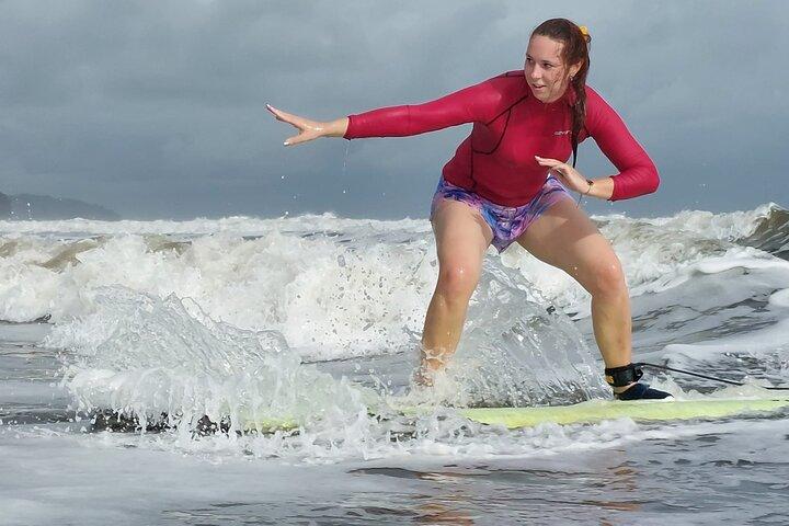 2-stündiger geführter Surfkurs in Playa Chaman Uvita Costa Rica