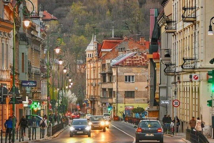 ブカレストからの6日間のTransfagarasan、Transylvania、Maramures木造教会