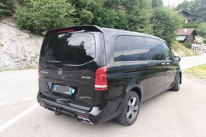 Linate Airport Milan (LIN) to Milan - Arrival Private Transfer