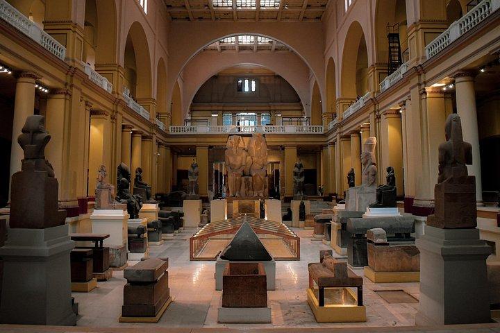 博物館、シタデル、コプティック カイロ、クワッド バイク、サウンド & ライト ショーへのプライベート ツアー