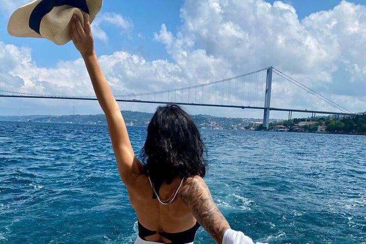 Unforgettable Bosphorus Yacht Moments