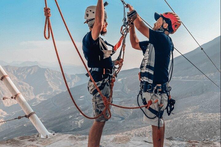 Jebel Jais Sky Tour - La plus longue excursion en tyrolienne au monde au départ de Dubaï