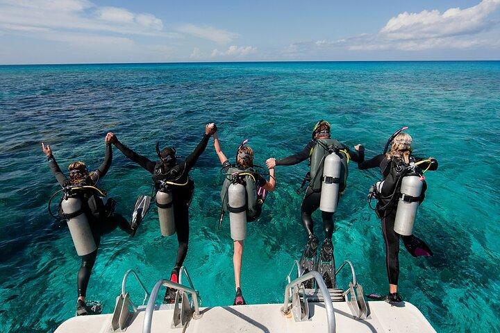 Phuket Buceo y esnórquel en alta mar 2 islas Día completo en lancha rápida