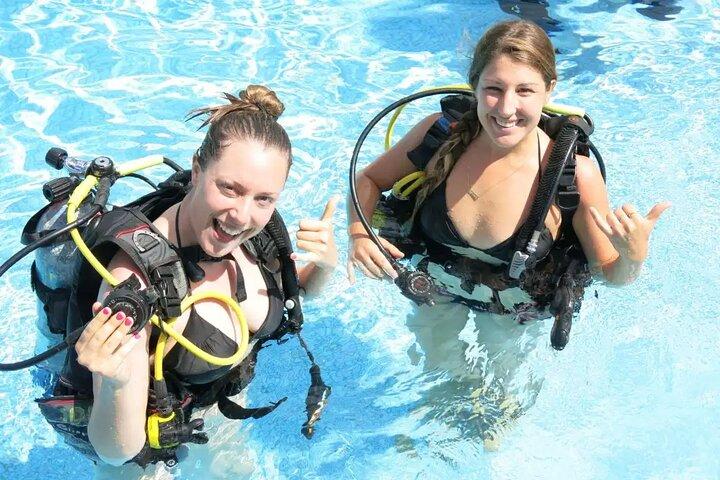 スピード ボートによるプーケット スキューバ ダイビングとシュノーケリング オフショア 2 島 1 日