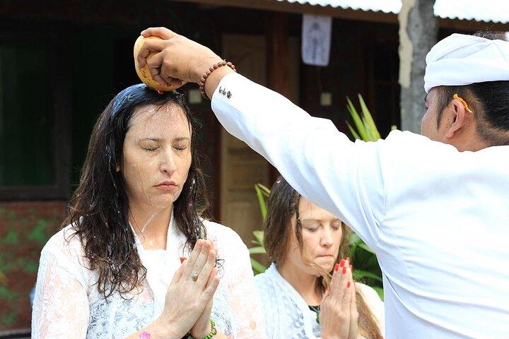 BALI : 地元の司祭による古代ホリスティックヒーリング