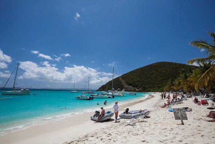 Upptäck det bästa av St. John - snorkla, strand och shopping!