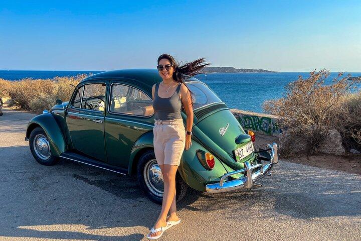 Recorrido fotográfico con un coche antiguo en la Riviera ateniense
