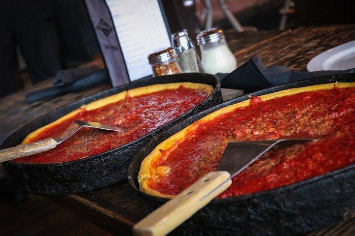 Tour gastronómico privado por Chicago con plato hondo y sándwich de ternera
