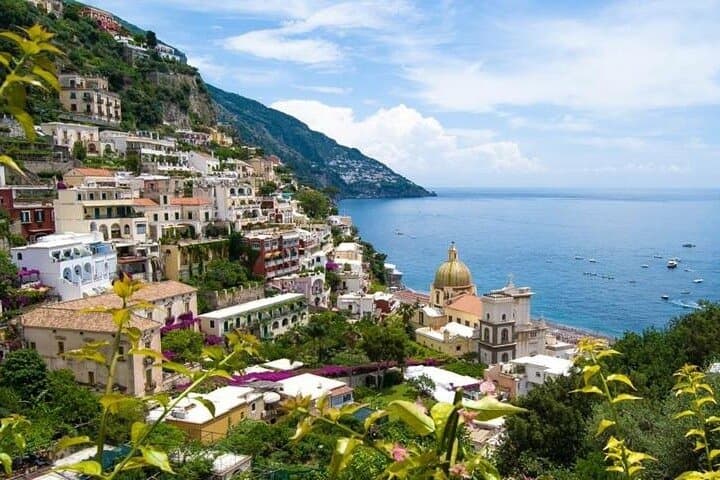 Full-Day Private Guided Tour to Positano and Sorrento and Pompeii from Naples
