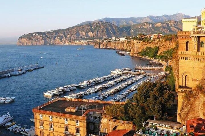 Full-Day Private Guided Tour to Positano and Sorrento and Pompeii from Naples
