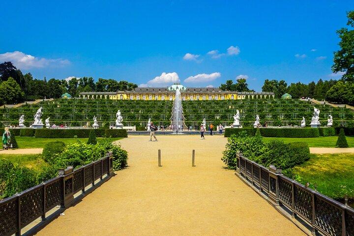 Privater Transfer von Berlin nach Dresden mit 2 Stunden Sightseeing