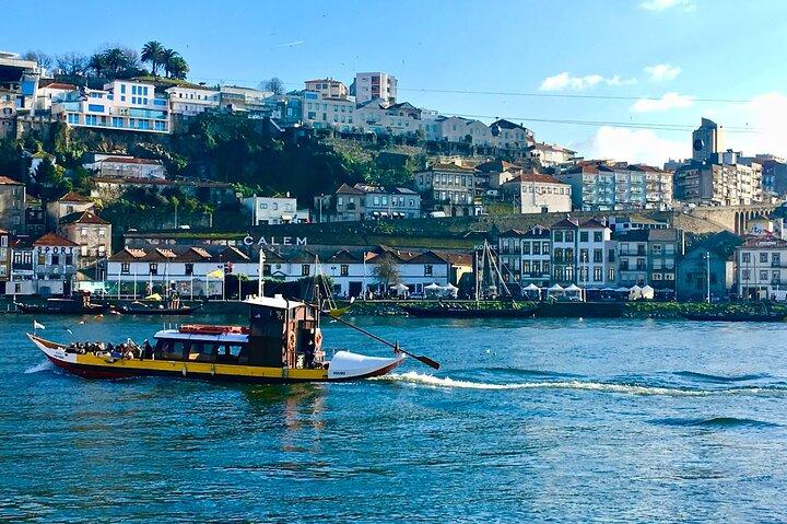 Porto Food Tour of 8 Dégustations : Tarte à la crème anglaise, Bifana & Gemmes Cachées