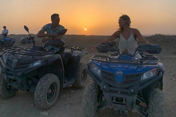 Avventura in quad nel deserto di Agafay, vicino a Marrakech.