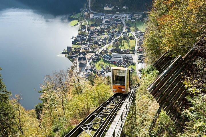 Visita guiada privada desde Viena a Hallstatt con Skywalk & Salt Mine Experience