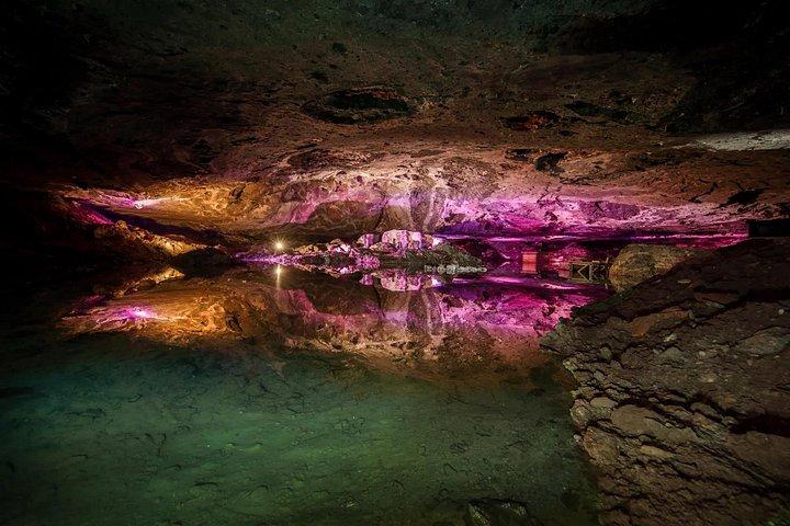 ウィーンからハルシュタットへのプライベート ガイド付きツアー、スカイウォークと岩塩鉱山体験付き