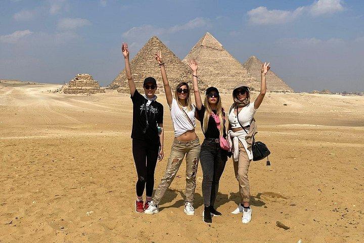 Full Day Private Guided Tours to Pyramids & Sphinx