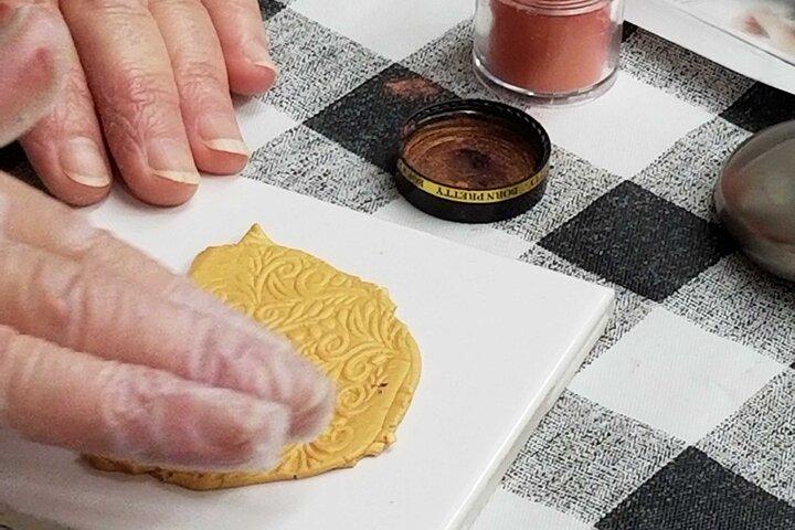 Cours de fabrication de bagues en argile polymère