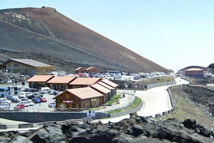 Privat og guidet tur på Etna med vinsmagning inkluderet