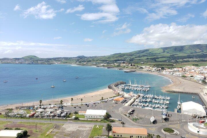 Excursion lente privée d'une journée sur l'île de Terceira avec Guide local