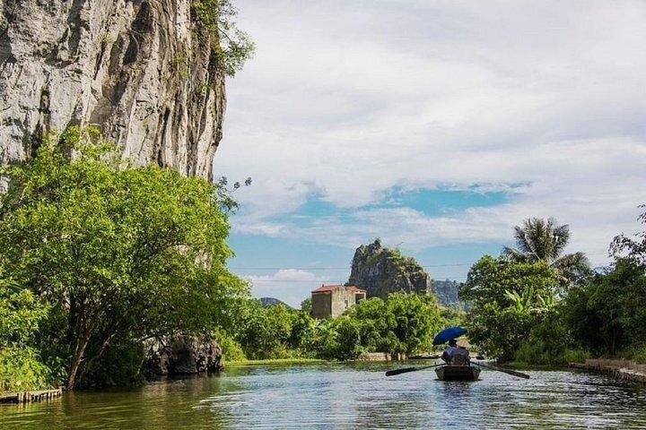 2-Days Tour in Ninh Binh Adventure Tour with Pick Up