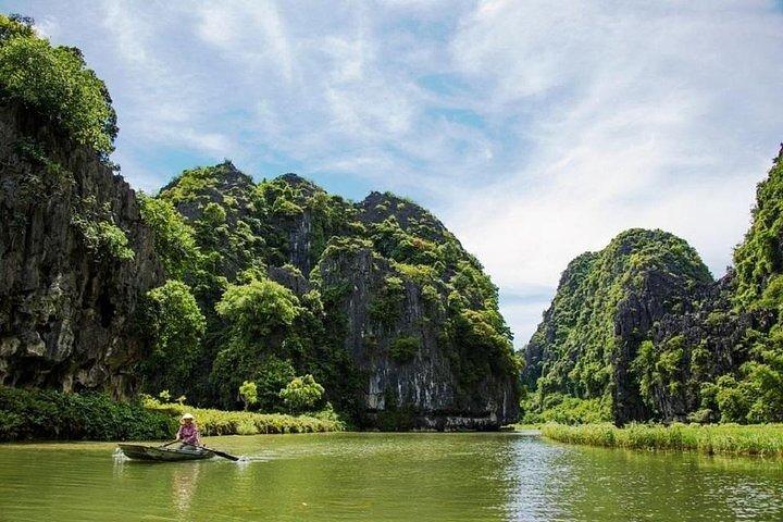 2-Days Tour in Ninh Binh Adventure Tour with Pick Up