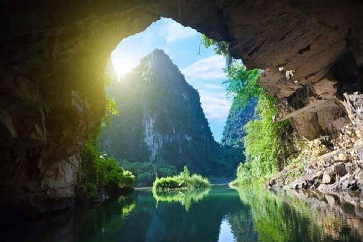 2-Days Tour in Ninh Binh Adventure Tour with Pick Up