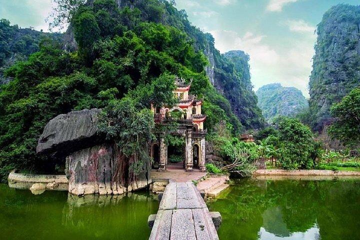 2-Days Tour in Ninh Binh Adventure Tour with Pick Up