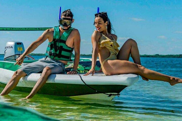 ¡Emocionante expedición en lancha rápida en la laguna de Cancún!