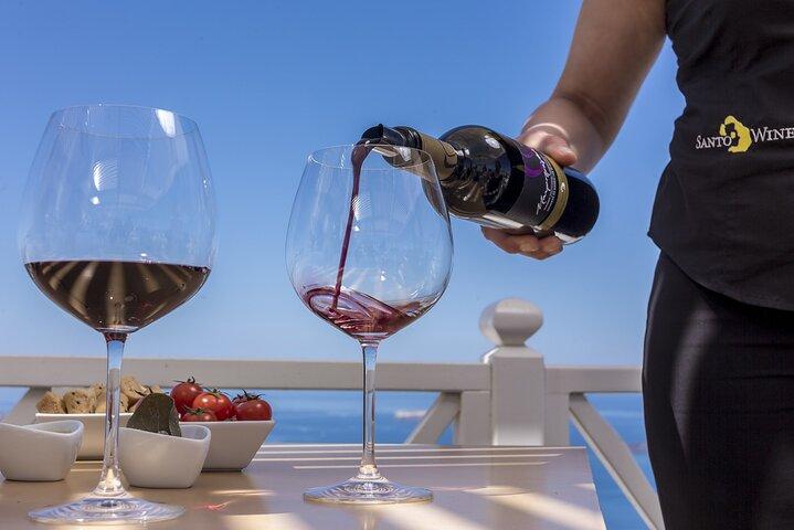 Small Group Santorini Discovery Tour with Lunch and Wine Tasting