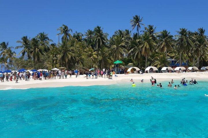 Boat Tour to Johnny Cay & Aquarium in San Andres Island