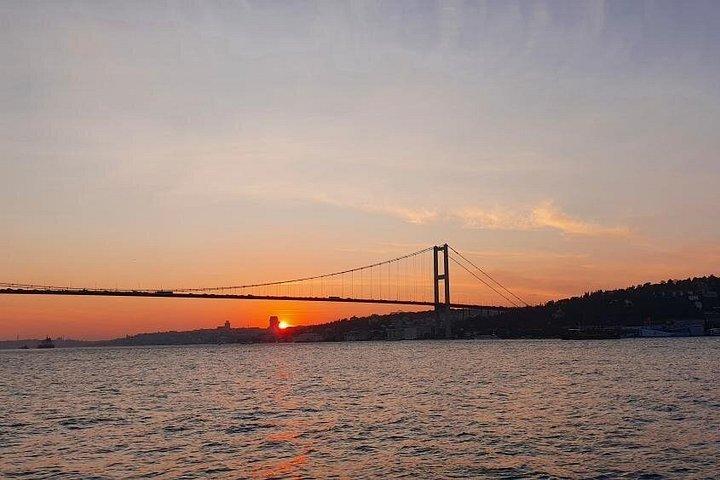 Istanbul: Bosphorus And Golden Horn Morning or Sunset Cruise