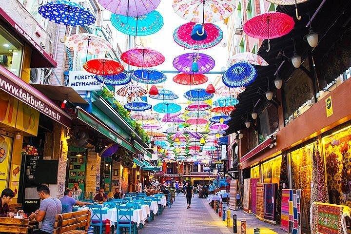 イスタンブールのアジア側: ウスクダルとカディコイ終日ウォーキングツアー