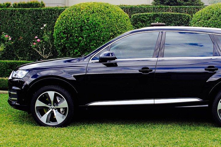 Luxury Van - Sydney Airport Private Arrival Transfer