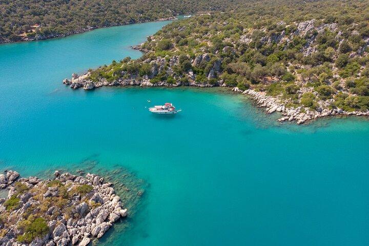 ウチャギズ発：ボートでケコバ島への日帰り旅行