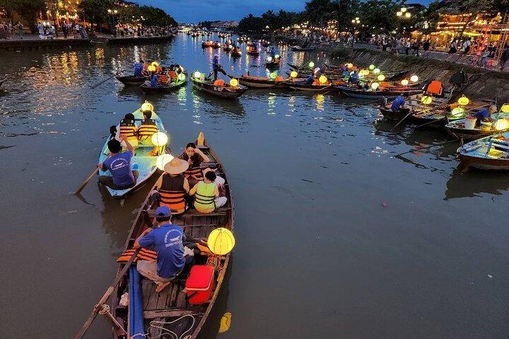 Montaña de mármol y ciudad de Hoi An con paseo en sampán - Mercado nocturno