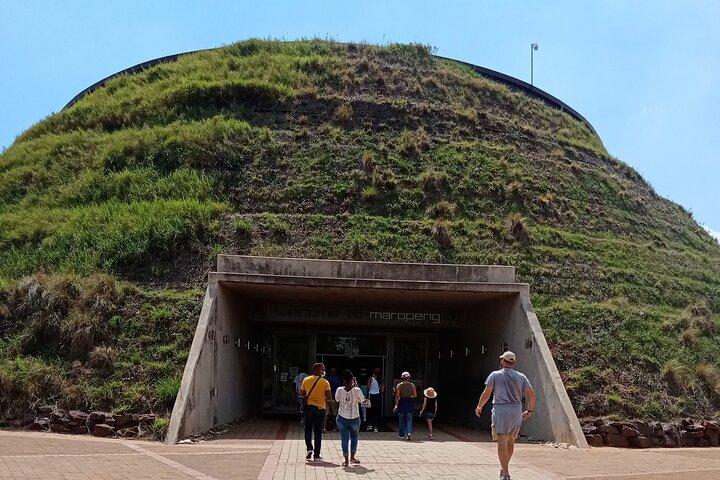 Tour de medio día por las cuevas de Sterkfontain y el Museo Maropeng