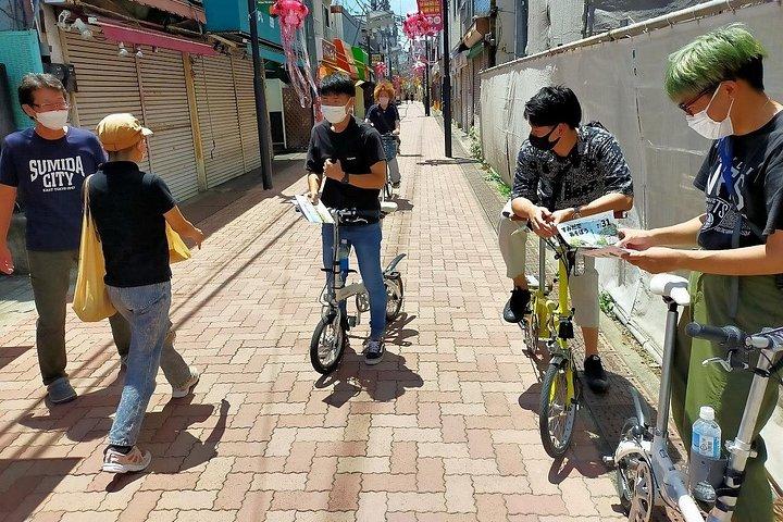 東京中心部の 2.5 時間のガイド付きサイクリング ツアー