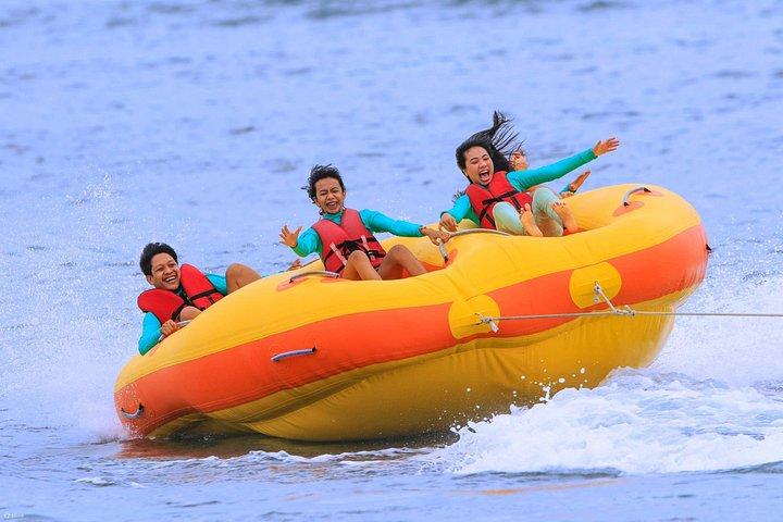 バリ島ウォータースポーツアドベンチャー：ジェットスキー、パラセーリング（送迎付き）