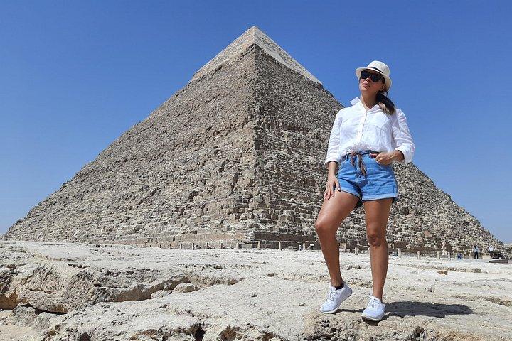カイロでの2日2晩のプライベートツアーには、空港送迎とM&Aが含まれます