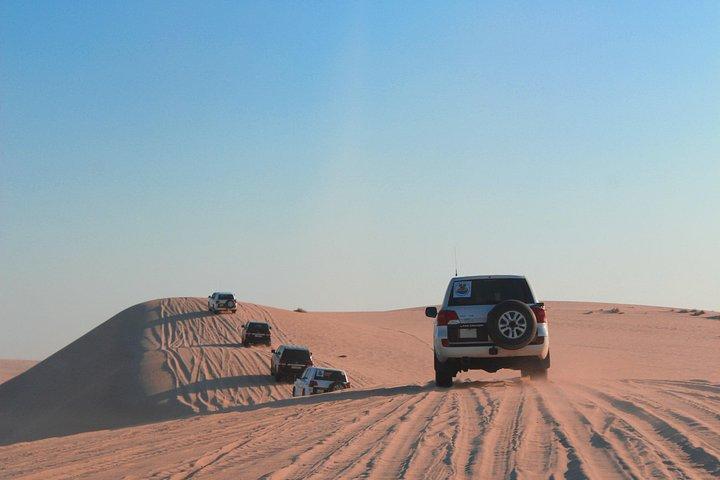 Khor Al Adaidへの終日プライベートカタール砂漠サファリツアー