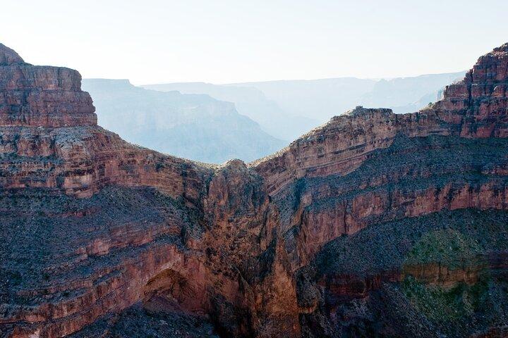 ラスベガス発ヘリコプターで行くグランドキャニオン・ウエストリム日帰りツアー