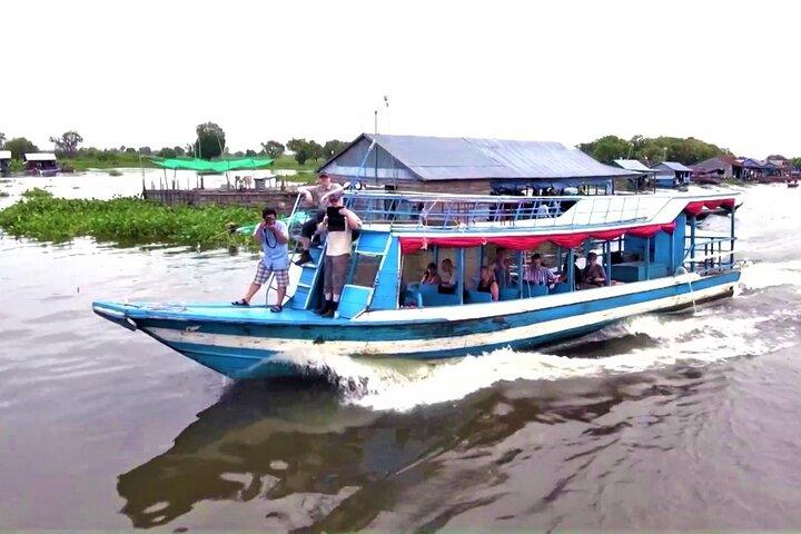 Viagem panorâmica de barco de Siem Reap a Battambang