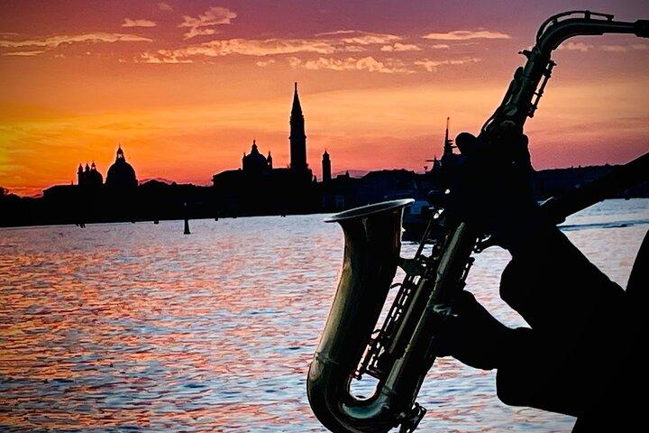 Sunset Jazz Katamaran Kreuzfahrt mit Aperitivo und Live Saxophon