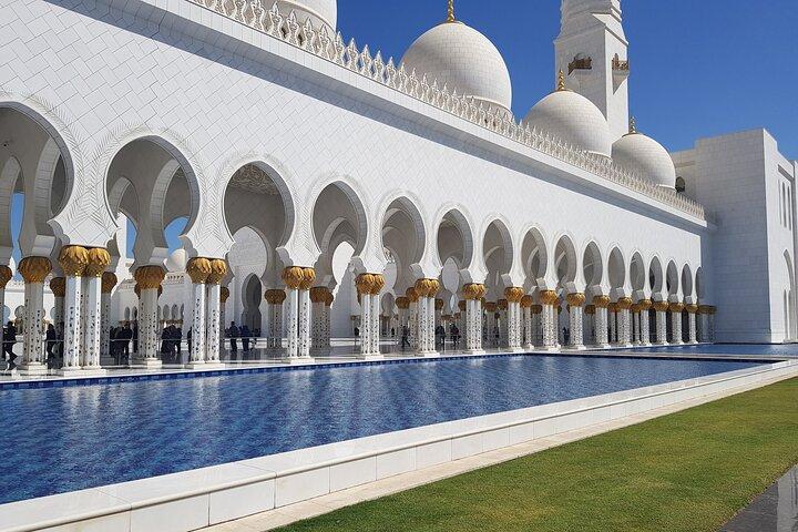 Premium halvdagstur til Abu Dhabi Grand Mosque fra Dubai