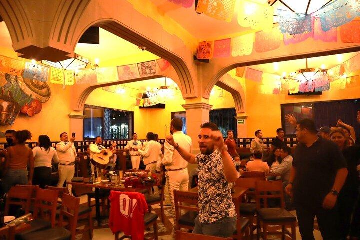 The Mexico City Pub Crawl: A real chilango night