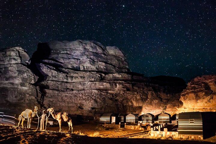 Wadi Rum Jeep Tour & Camp; Pernoite