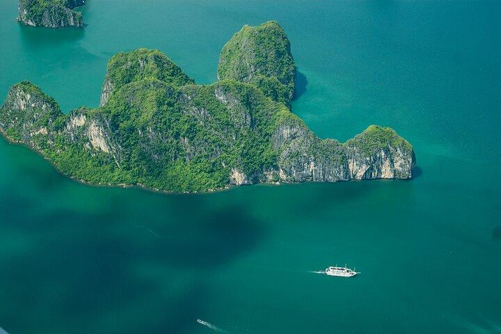 Ha Long Bay Cruise 1 Day Tour: Kajakfahren, Schwimmen, Wandern und Mittagessen