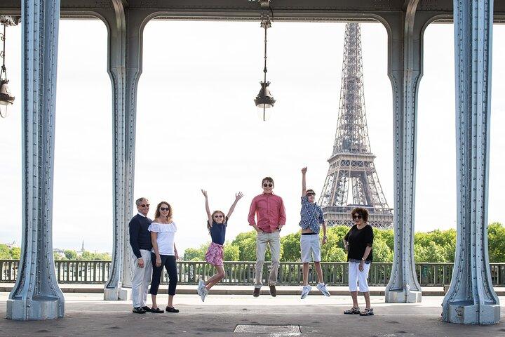 Séance photo dans la région de la tour Eiffel